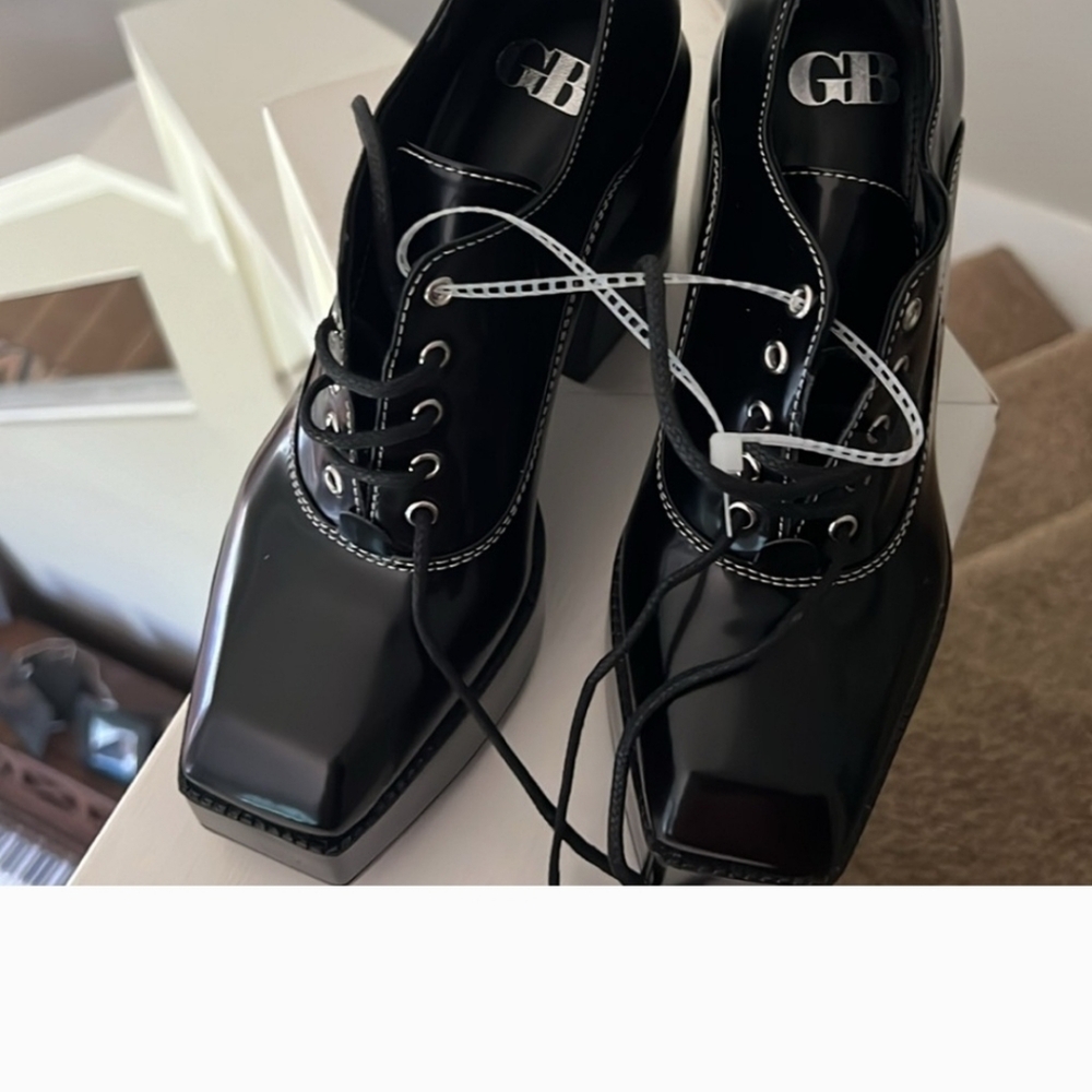 Gianni Bini "City Girl" Platform Oxford Black Patent Lace-Up